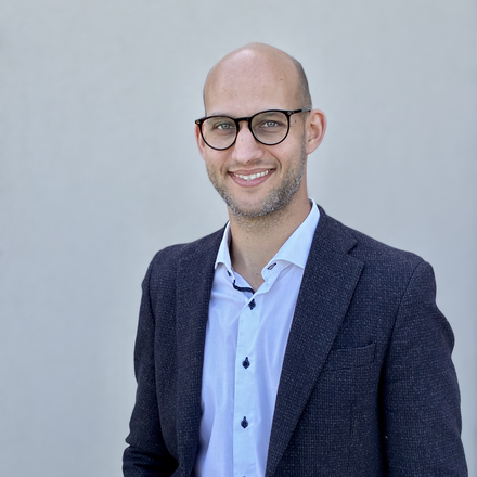 Dr. Benedict Carstensen